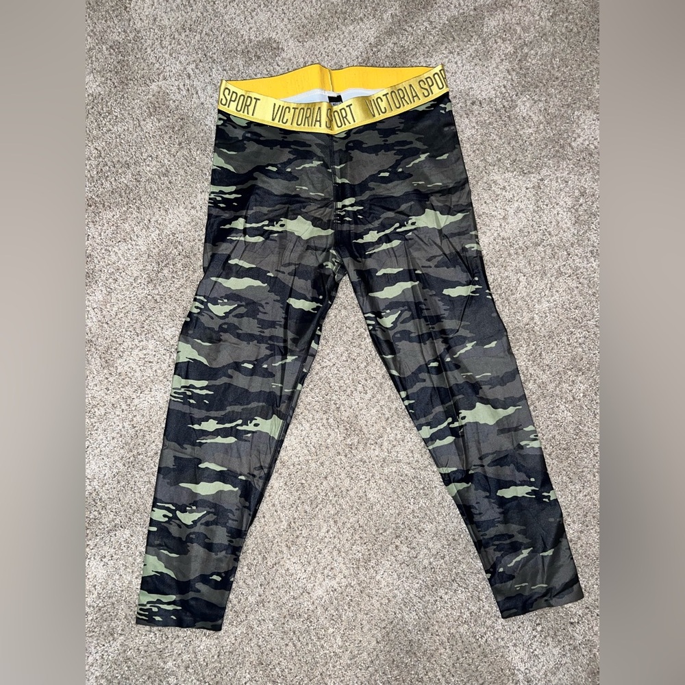 Victoria Secret Sport Camo Leggings